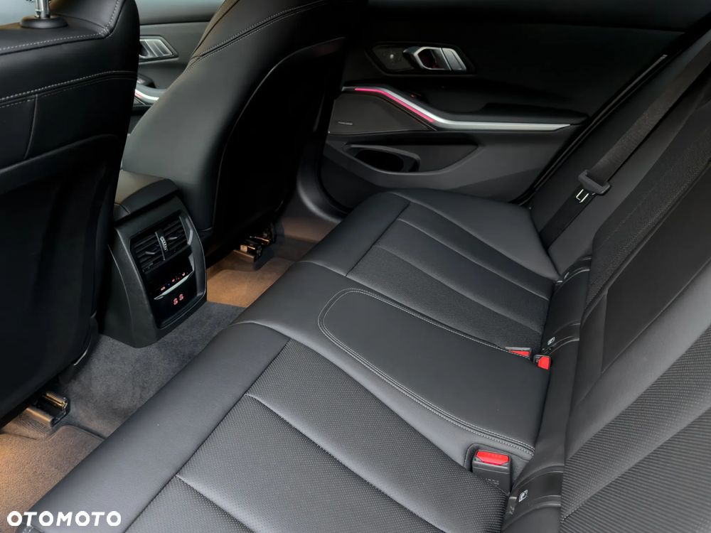 BMW Seria 3 320d xDrive mHEV M Sport - 26