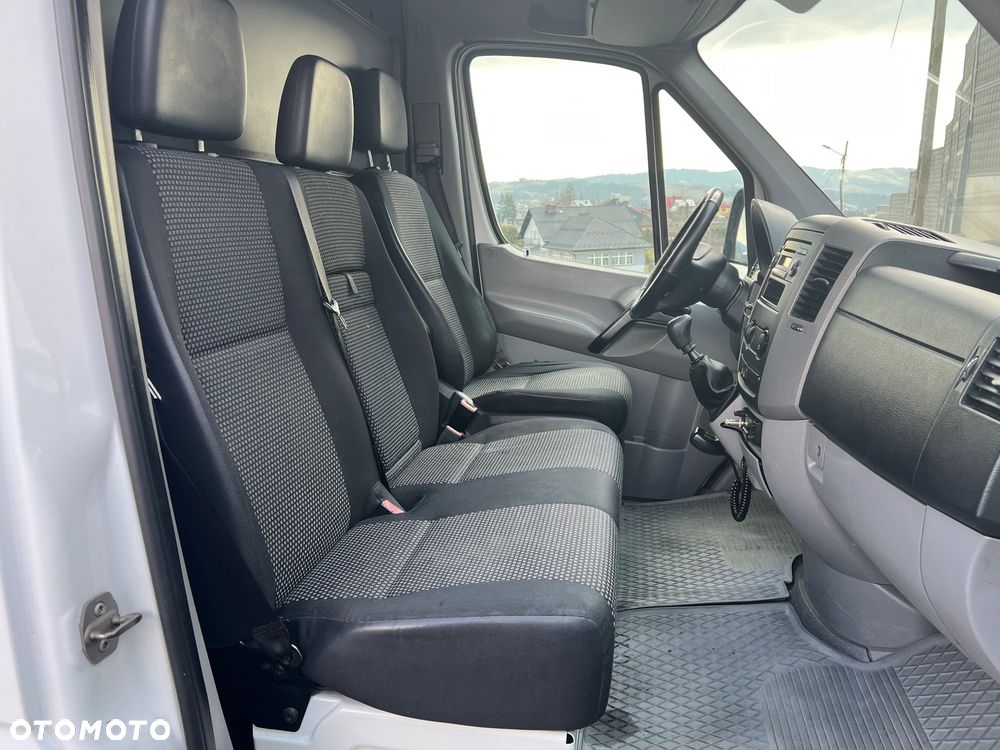 Mercedes-Benz Sprinter - 19