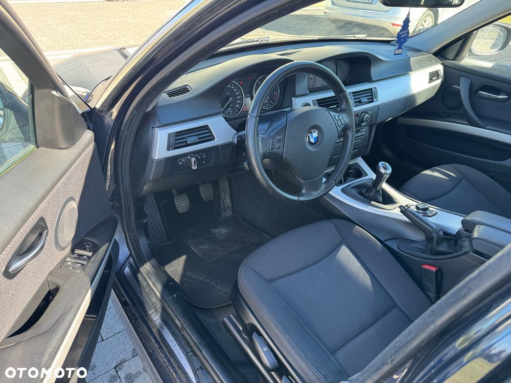 BMW Seria 3 318d DPF Edition Lifestyle - 9