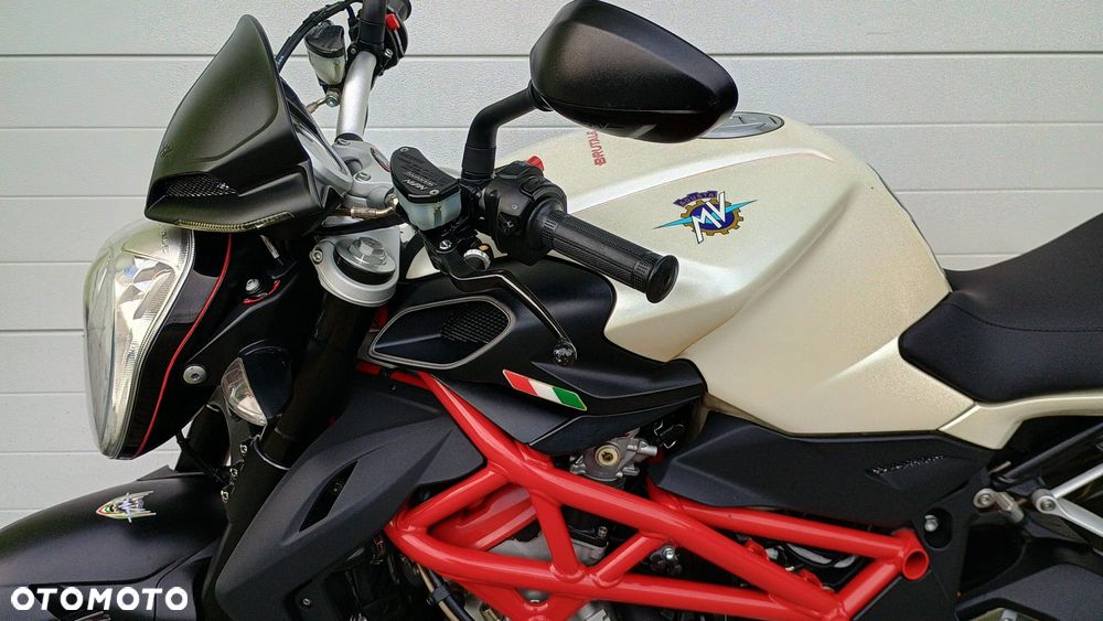 MV AGUSTA Brutale - 17