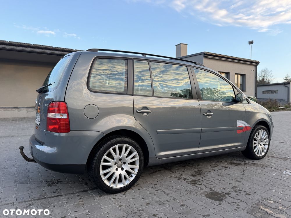Volkswagen Touran - 3