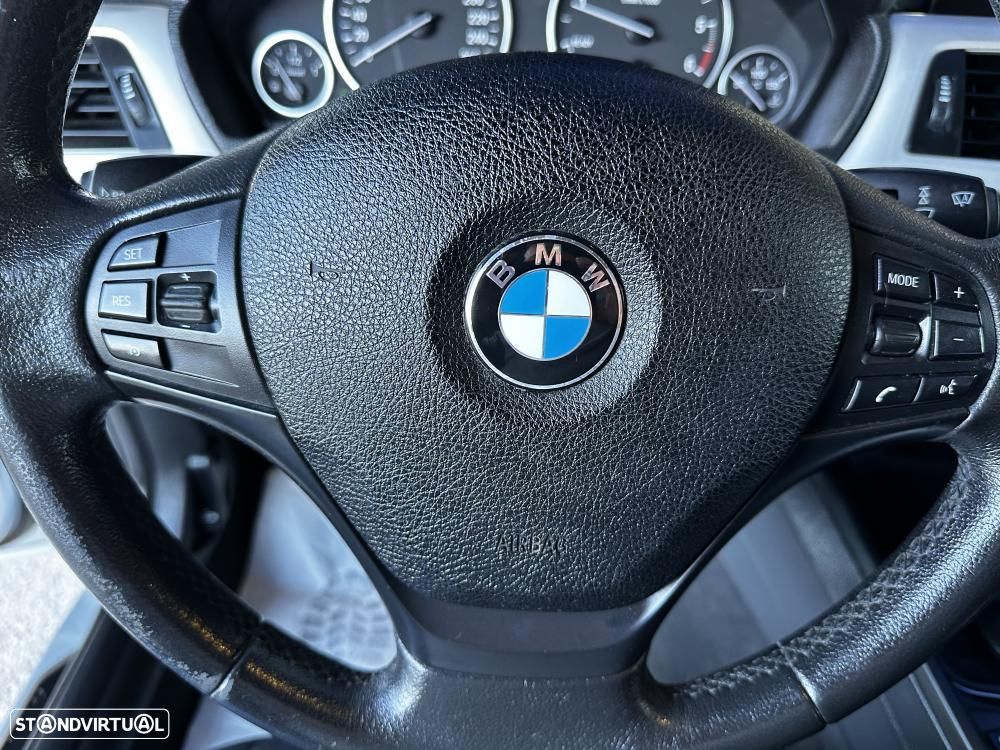 BMW 320 d Sport Line - 21