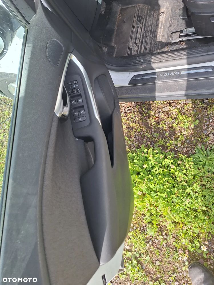 Volvo V40 Cross Country D3 Momentum - 5