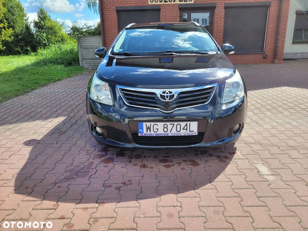 Toyota Avensis - 1