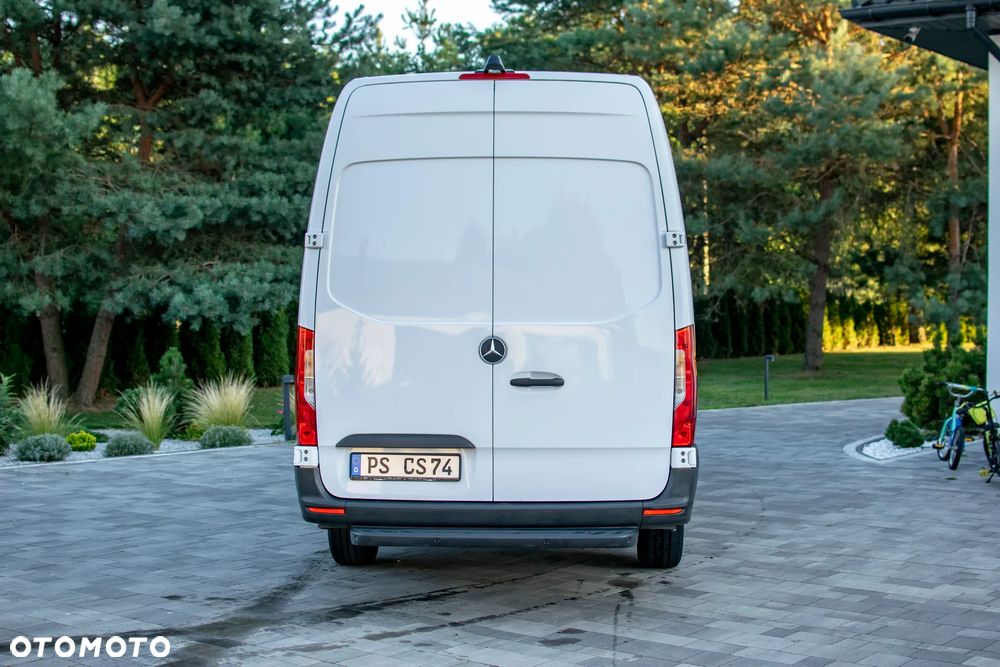 Mercedes-Benz Sprinter 319 - 16
