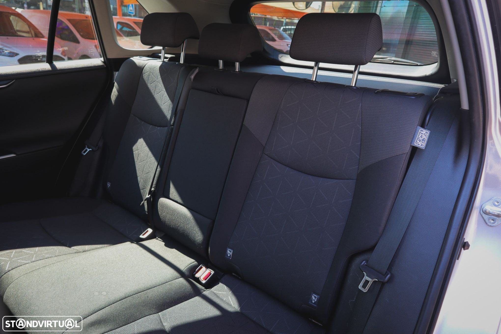 Toyota RAV4 - 10