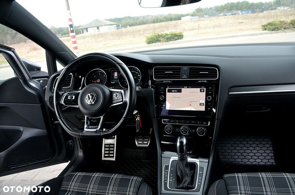 Volkswagen Golf - 19