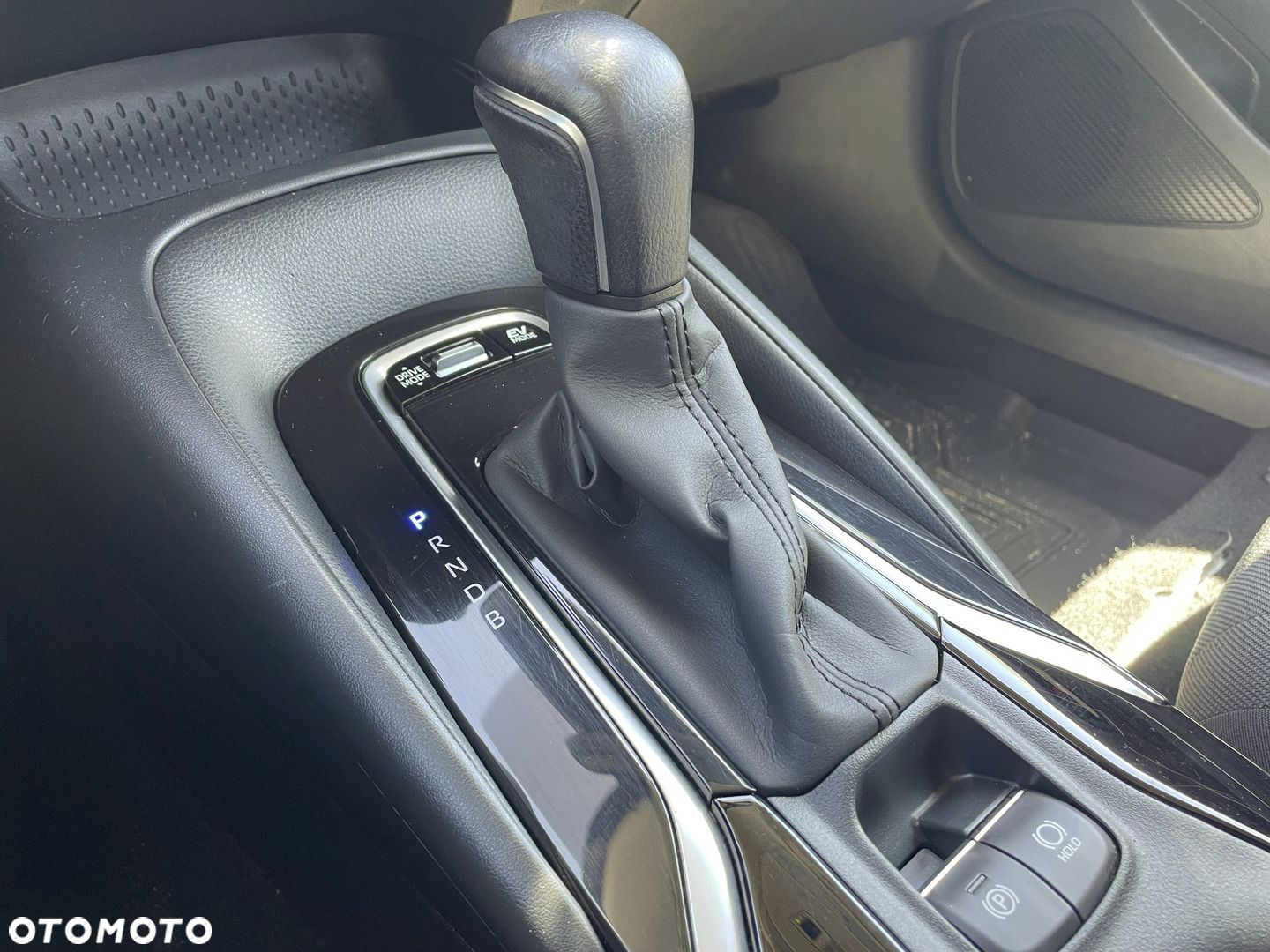 Toyota Corolla 1.8 Hybrid Comfort - 19