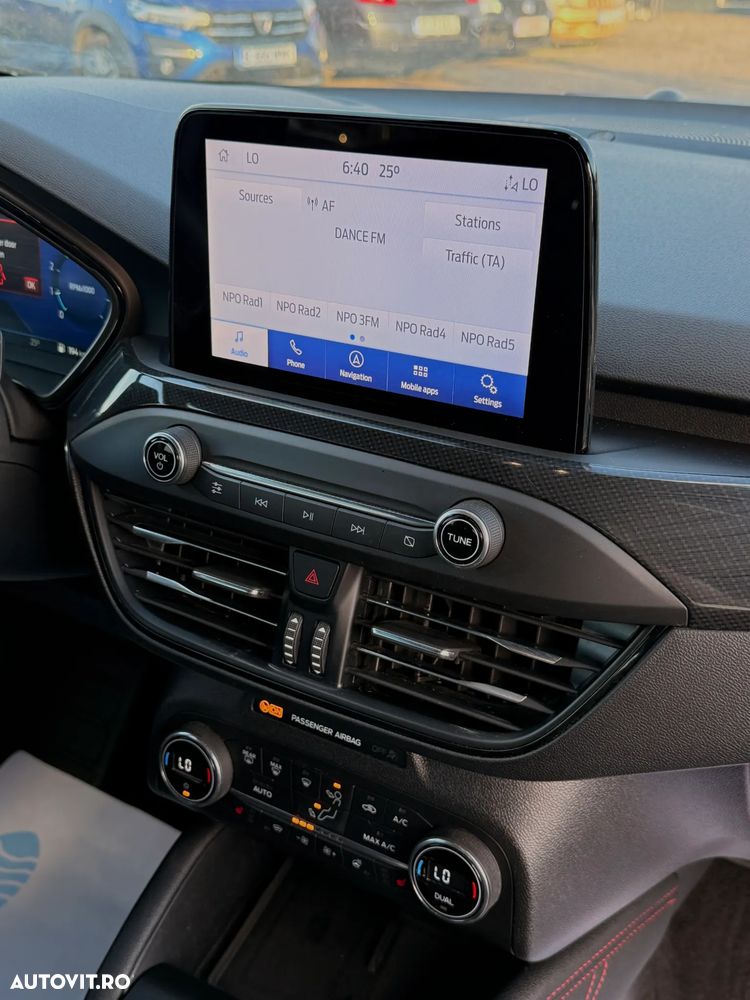 Ford Focus 1.0 EcoBoost MHEV ST-Line - 13