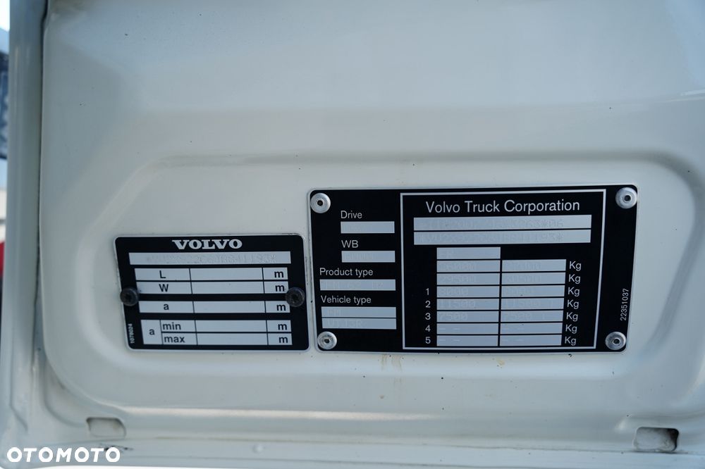 Volvo FM 370 / SOLÓWKA / FIRANKA - 9,1 M / 6X2 / WINDA DHOLLANDIA - 2 000 KG / MOCNA PODŁOGA / KLIMA POSTOJOWA / I- SHIFT / EURO 6 - 37