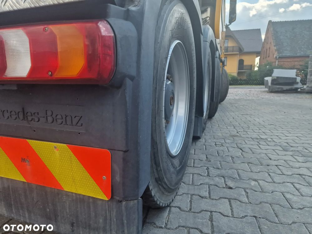 Mercedes-Benz Actros - 13