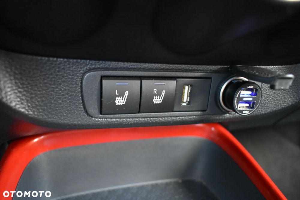 Toyota Aygo x.shift x-play connect - 17