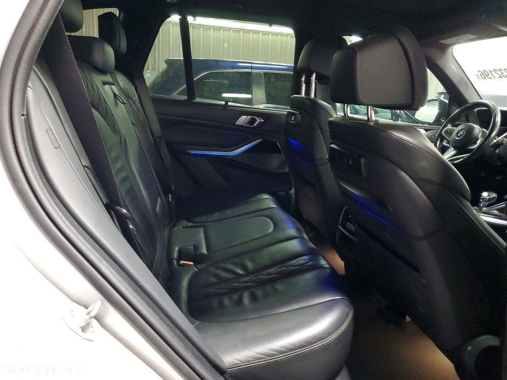 BMW X5 xDrive50i - 12