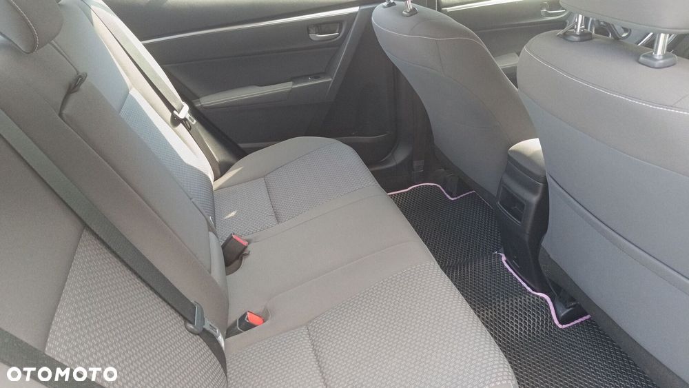 Toyota Corolla 1.6 Classic Plus - 11