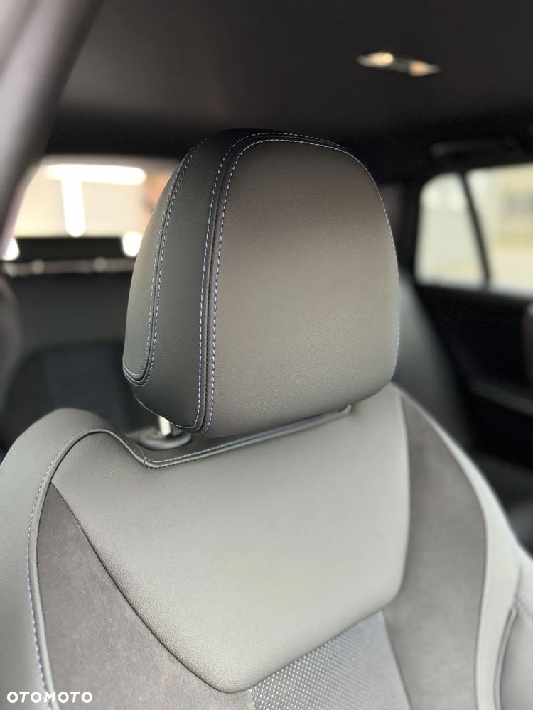 BMW Seria 3 330e M Sport - 33