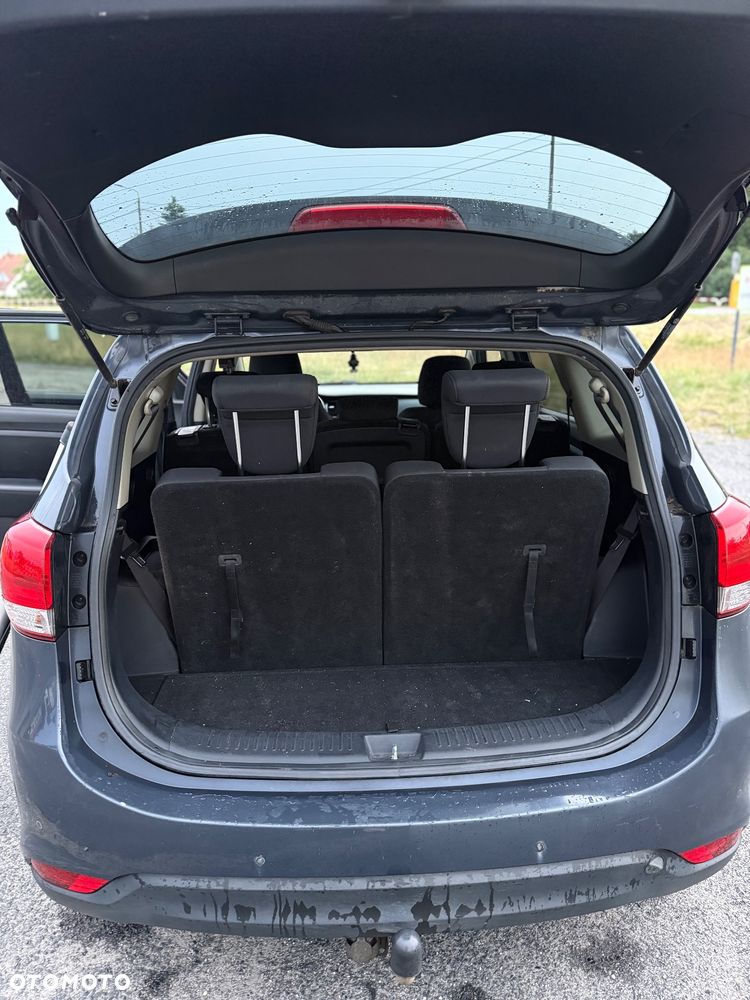 Kia Carens 1.7 CRDi M 7os EU6 - 11