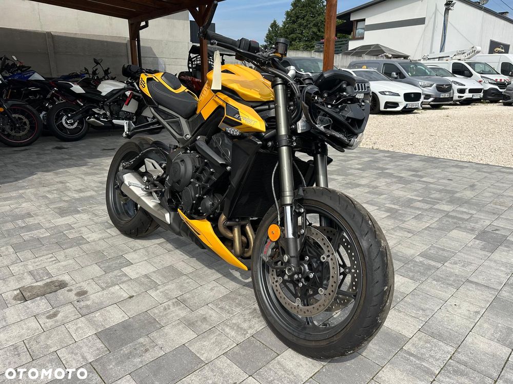 Triumph Street Triple - 16
