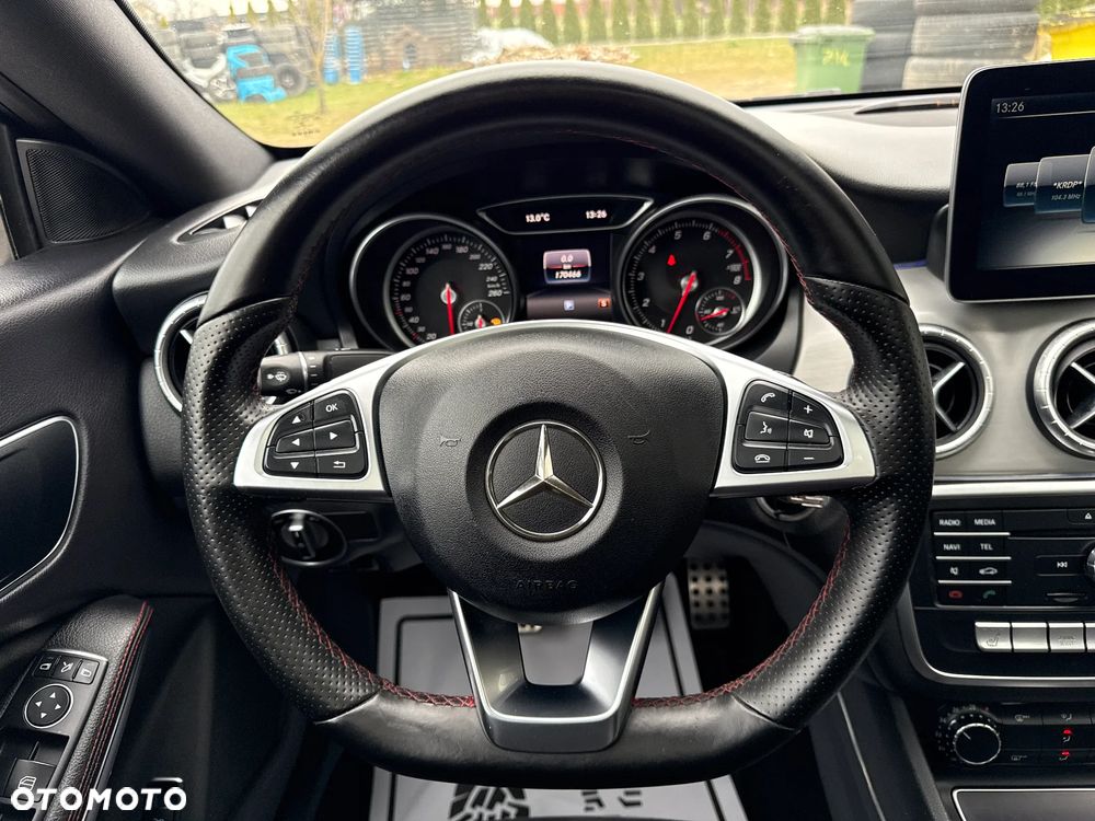 Mercedes-Benz CLA 180 AMG Line - 30