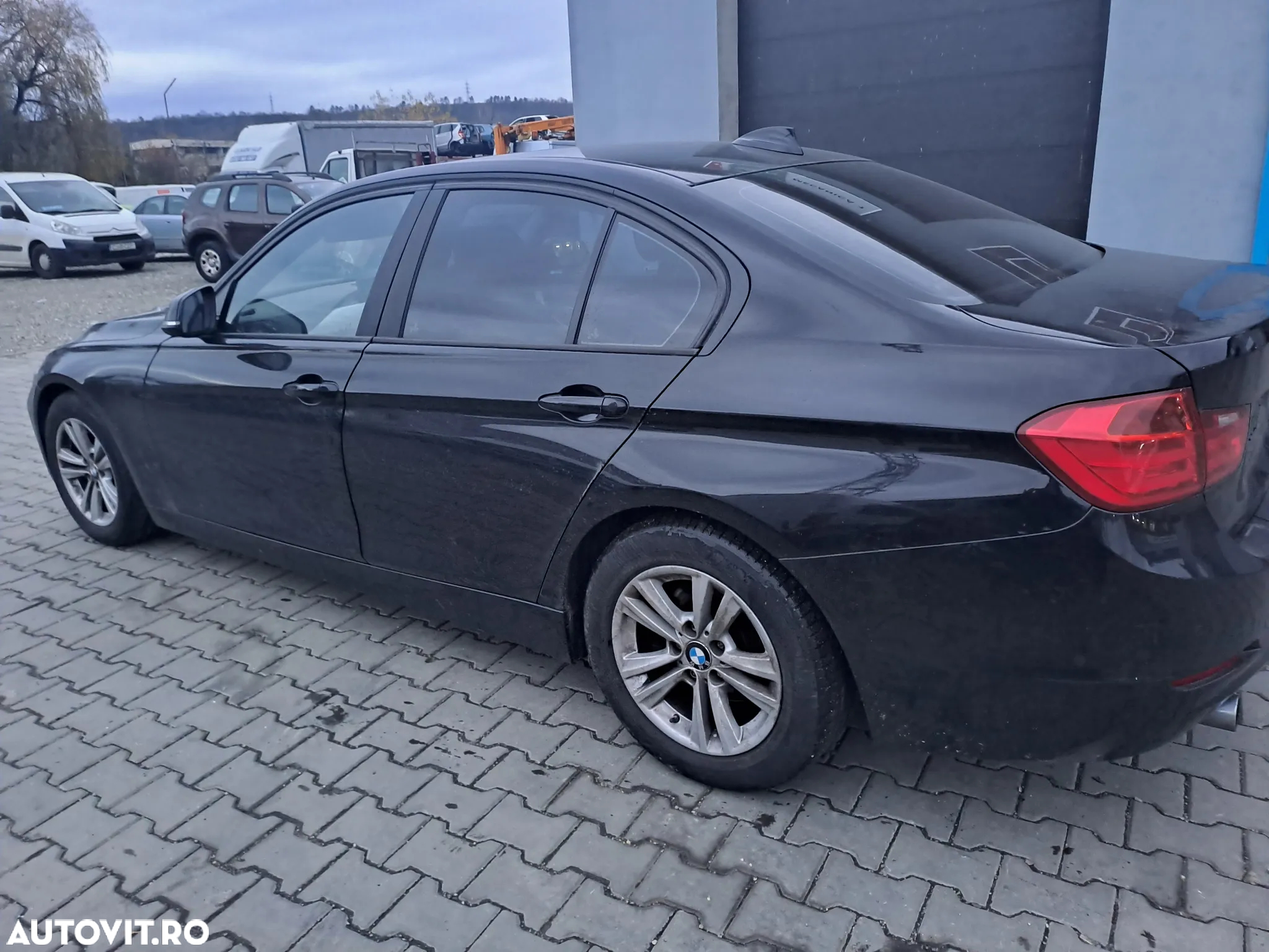 Dezmembram BMW SERIA 3 F30 - 4