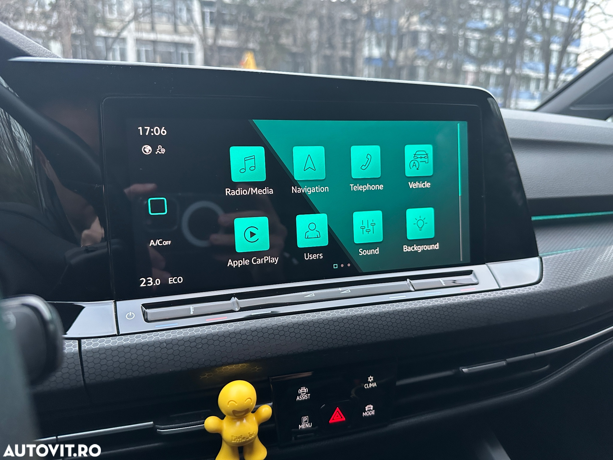 Volkswagen Golf - 22