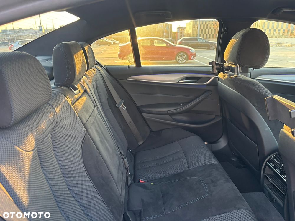BMW Seria 5 520d xDrive - 28
