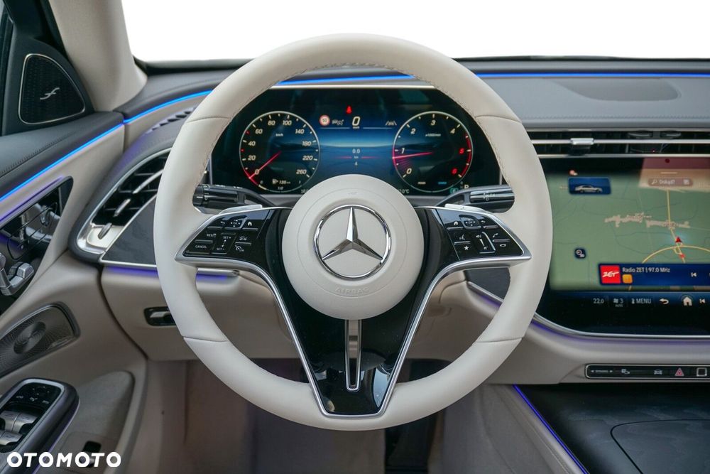 Mercedes-Benz Klasa E 220 d mHEV 4-Matic Exclusive 9G-Tronic - 8