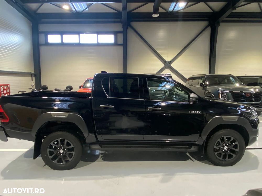Toyota Hilux 2.8D 204CP 4x4 Double Cab AT MHEV Invincible - 2
