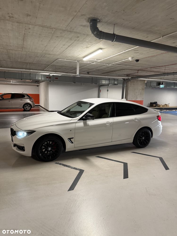 BMW Seria 3 2018 photo 3
