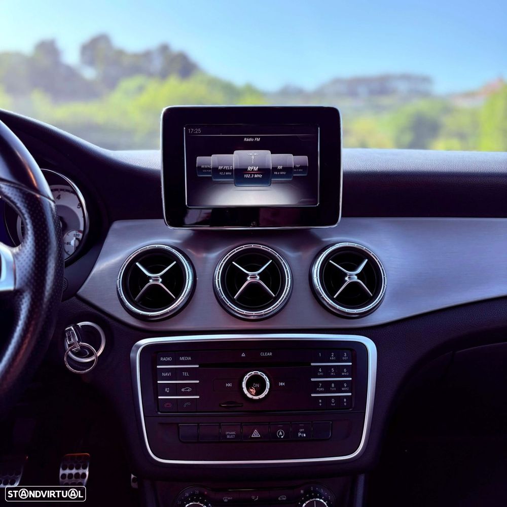 Mercedes-Benz CLA 180 - 18