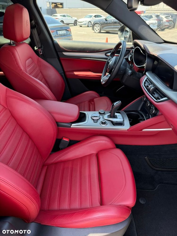 Alfa Romeo Stelvio 2.0 Turbo Veloce Q4 - 26