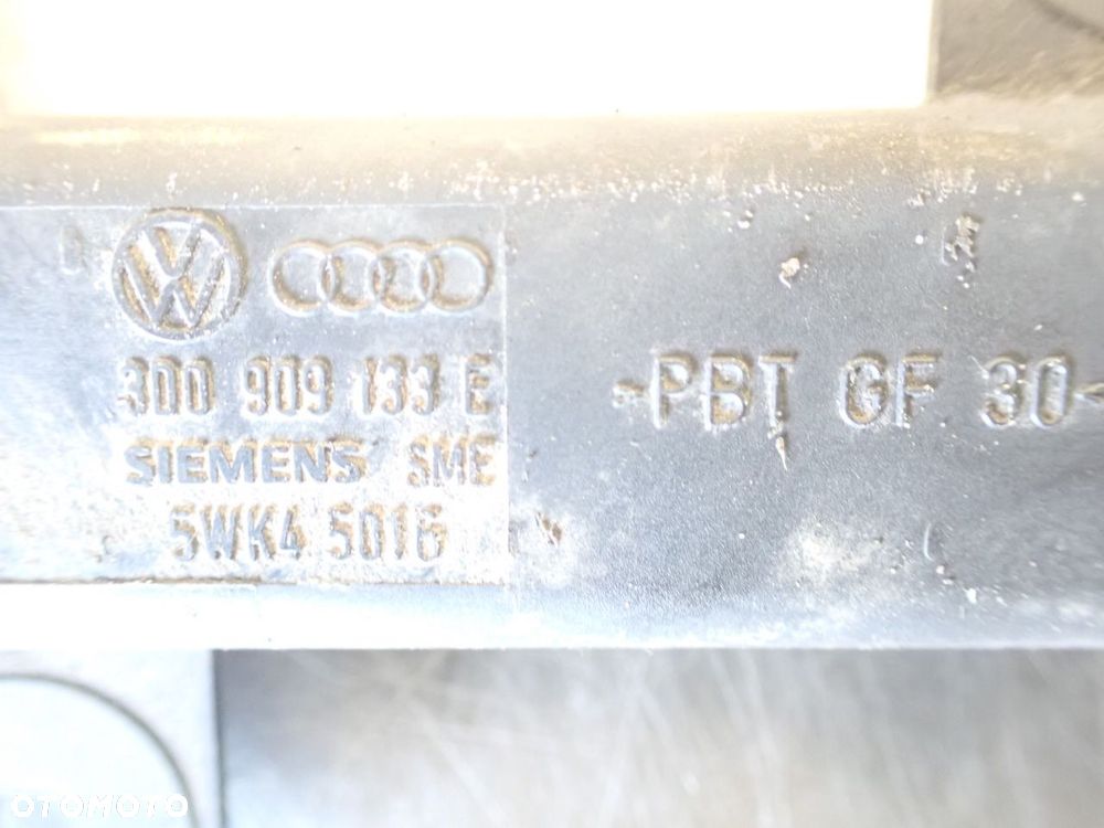 ANTENA KESSY VOLKSWAGEN TOUAREG 5.0 3D0909133E - 4