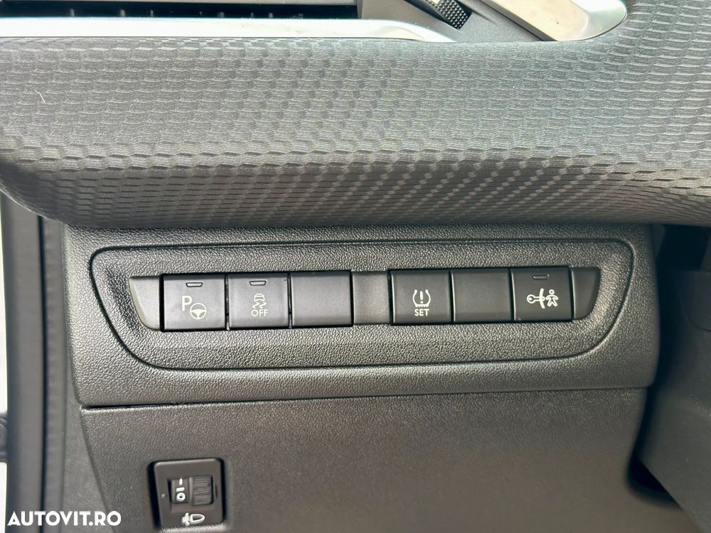 Peugeot 2008 - 17