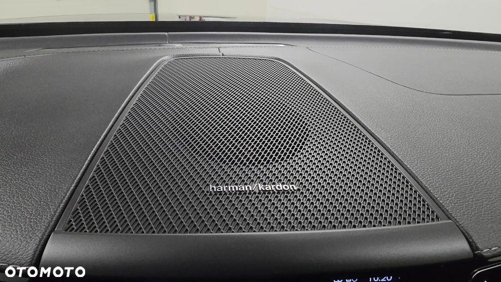 Volvo XC 60 B5 D AWD Ultimate Dark - 38