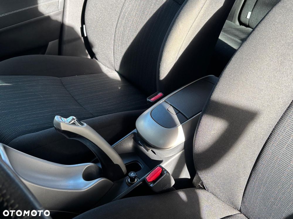 Toyota Auris 1.33 VVT-i Premium + - 20