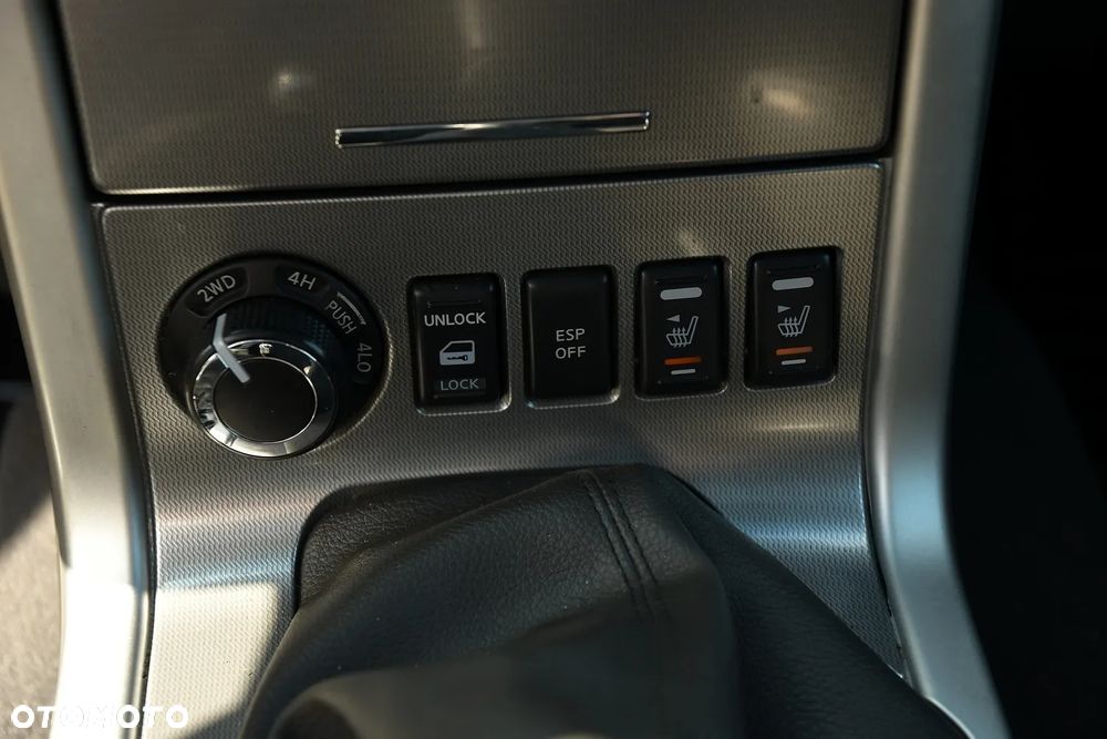 Nissan Navara 2.5 D Platinum - 23