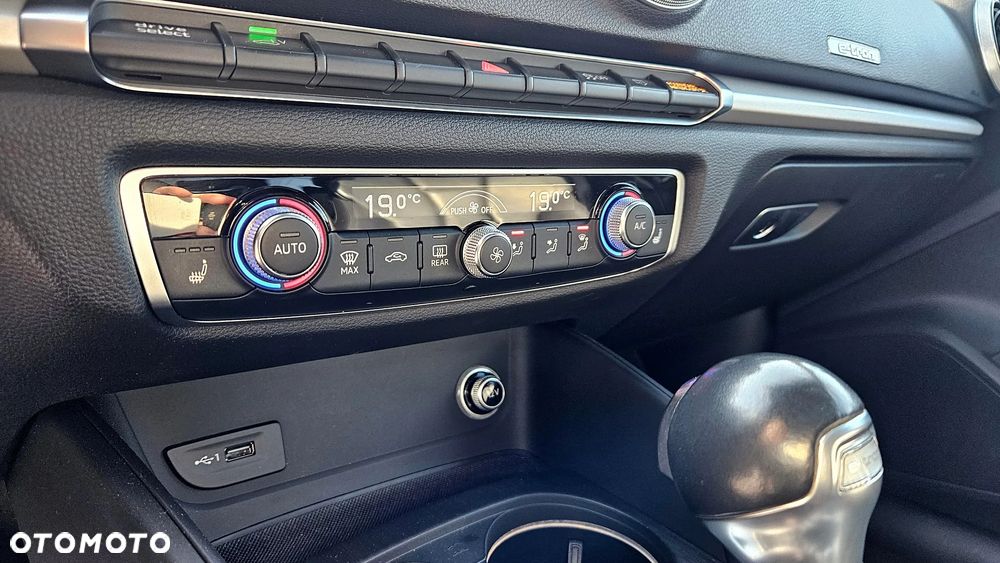 Audi A3 Sportback 1.4 TFSI e-tron Sport S tronic - 22