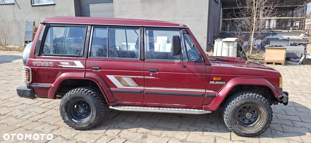 Mitsubishi Pajero - 2