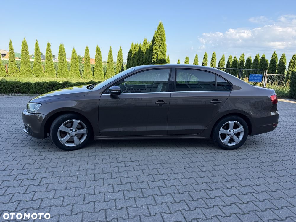Volkswagen Jetta - 6