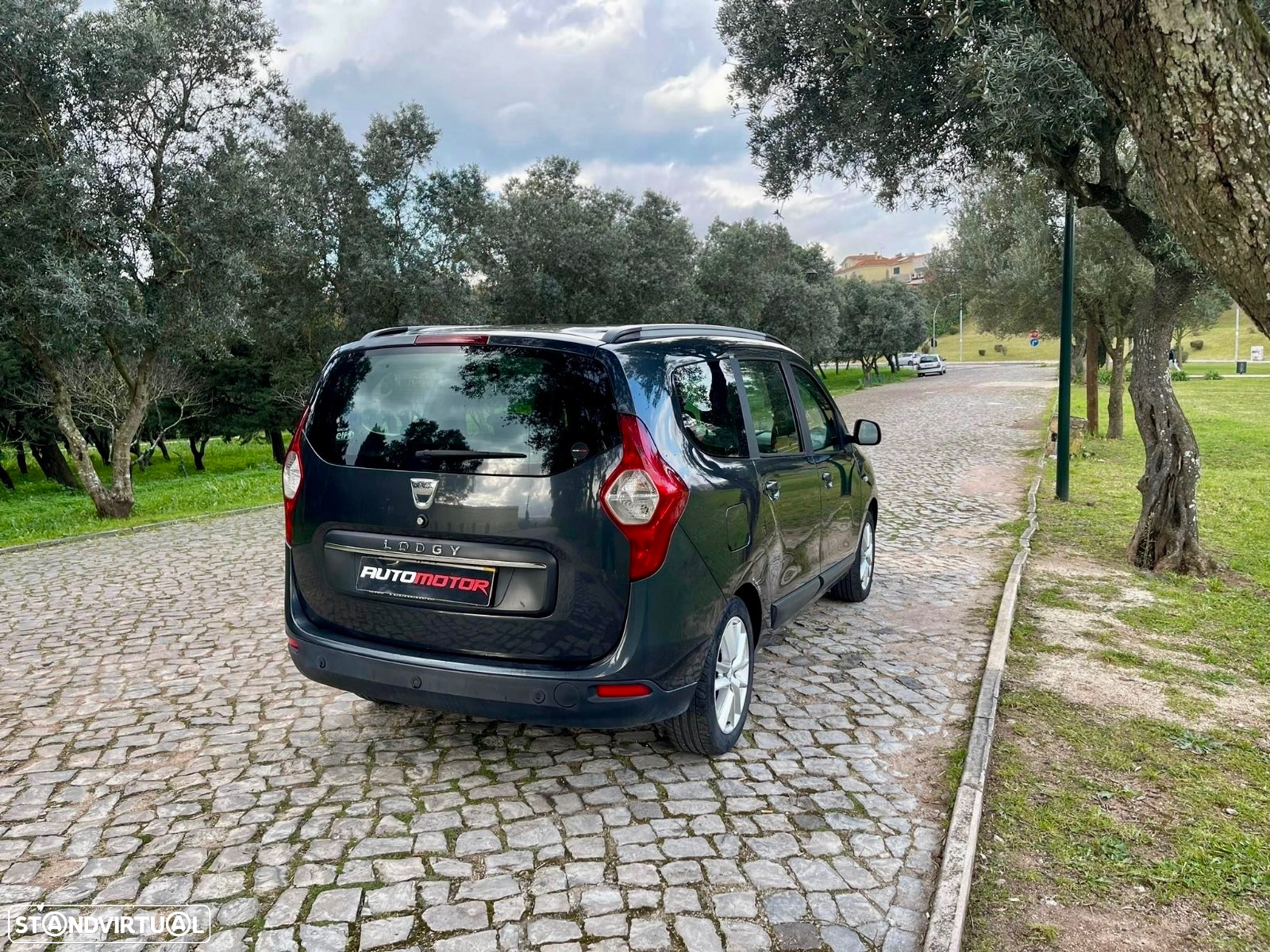 Dacia Lodgy 1.5 dCi Confort 7L - 8
