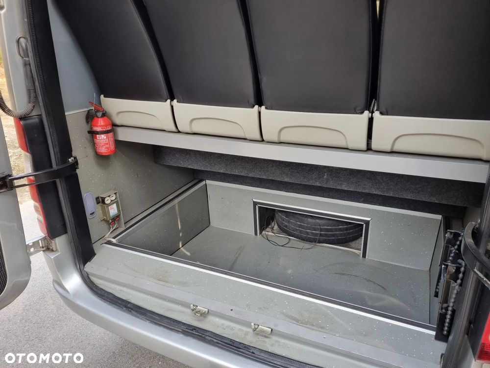 Mercedes-Benz Sprinter - 16
