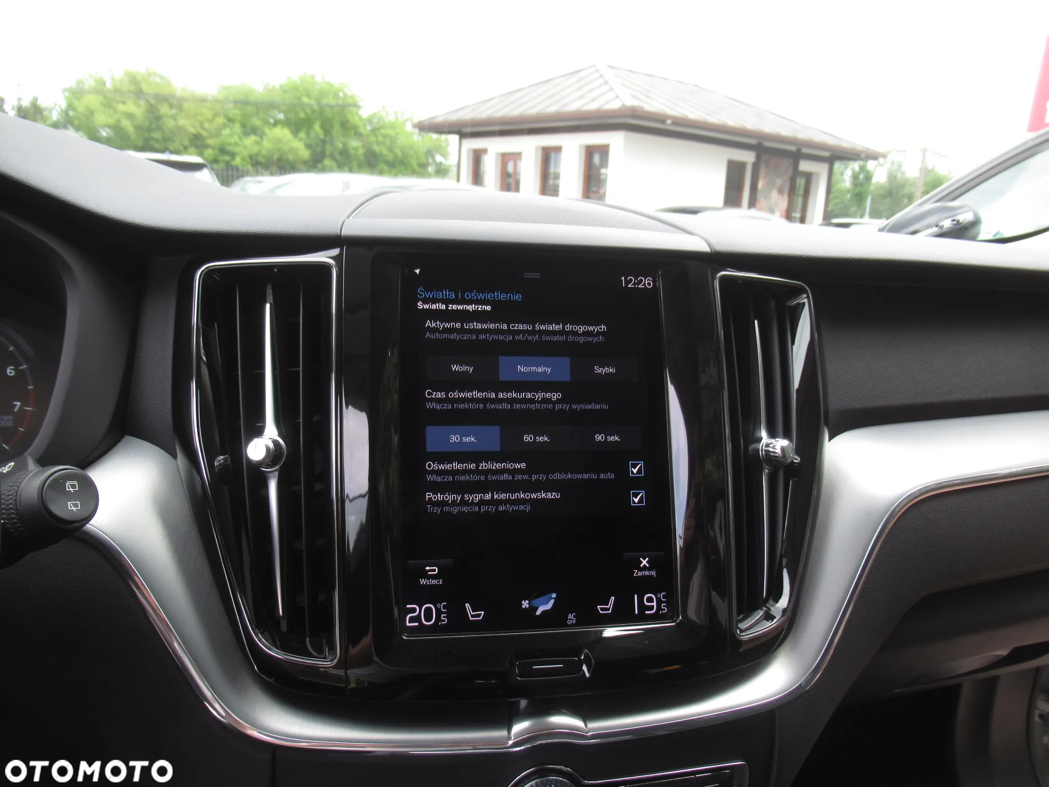 Volvo XC 60 B4 B Momentum - 25