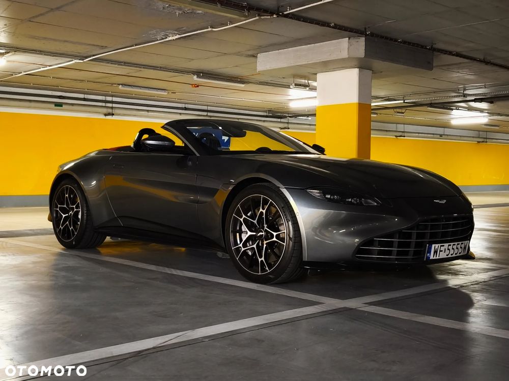 Aston Martin Vantage - 1