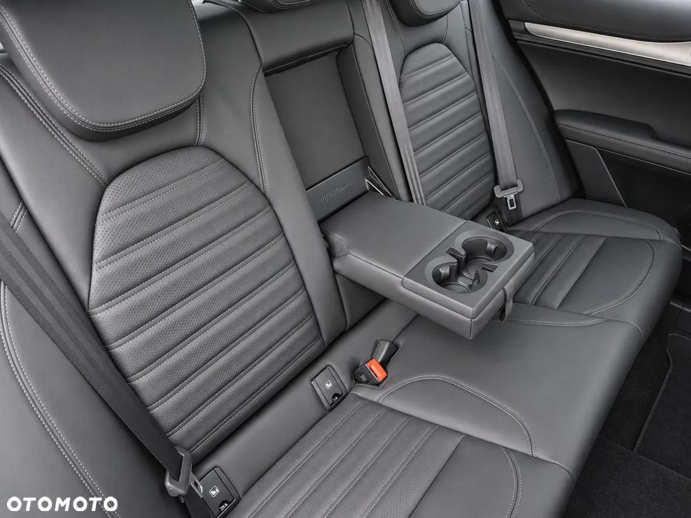 Alfa Romeo Stelvio 2.0 Turbo Veloce Q4 - 34