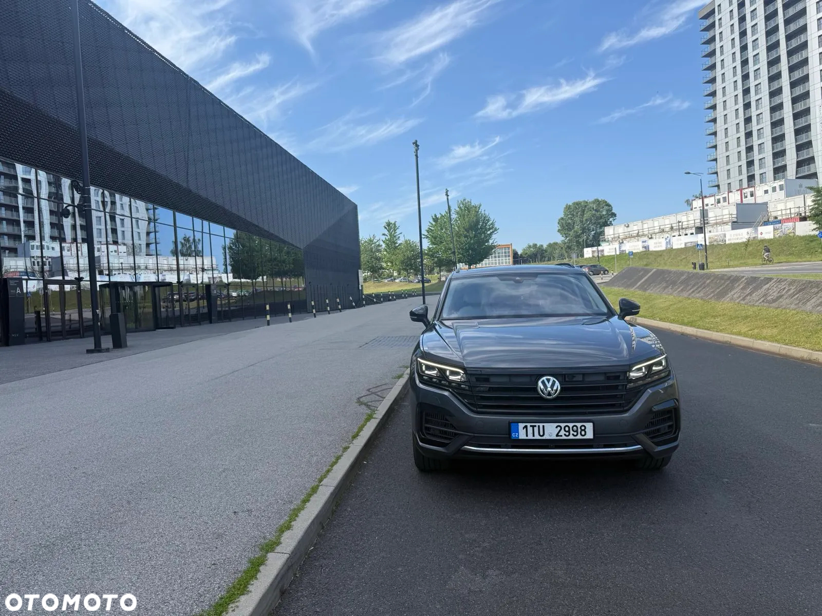 Volkswagen Touareg - 2