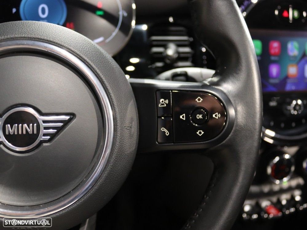 MINI Cabrio Cooper Premium Classic Auto - 18