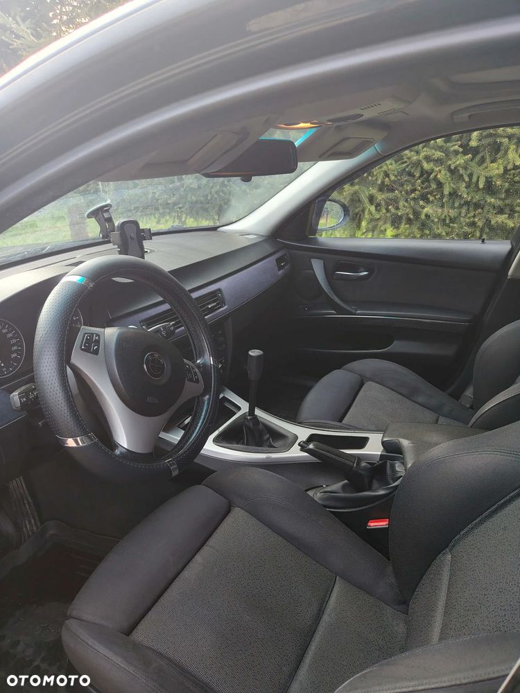 BMW Seria 3 320i - 15