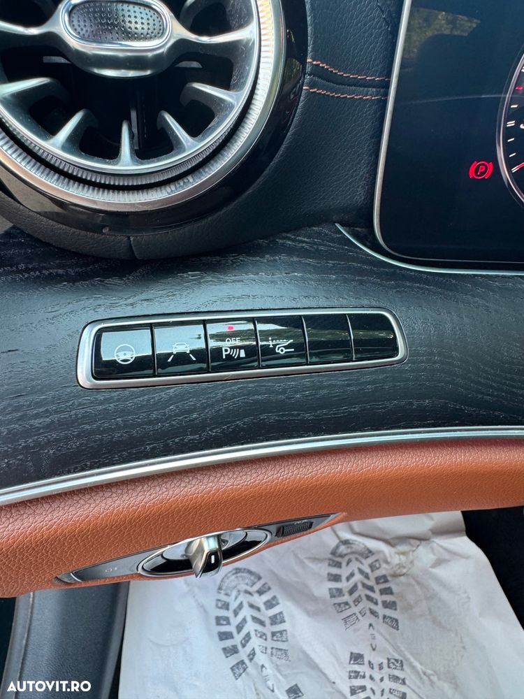 Mercedes-Benz E 400 4Matic 9G-TRONIC AMG Line - 11