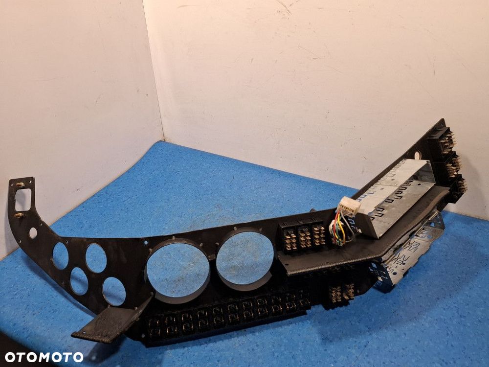 BOVA FUTURA STREFA KIEROWCY DESKA ROZDZIELCZA  KOKPIT - 4