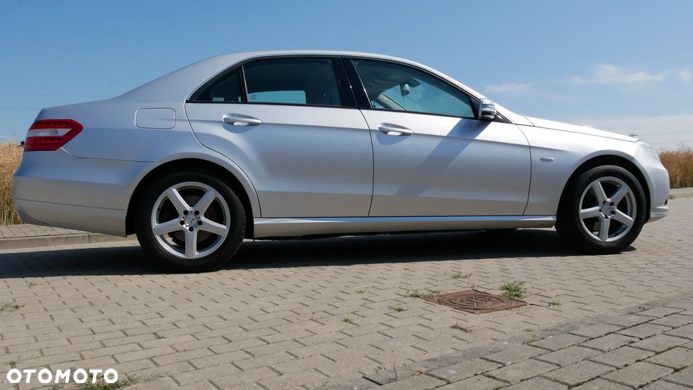 Mercedes-Benz Klasa E 250 CGI BlueEFFICIENCY Elegance - 8