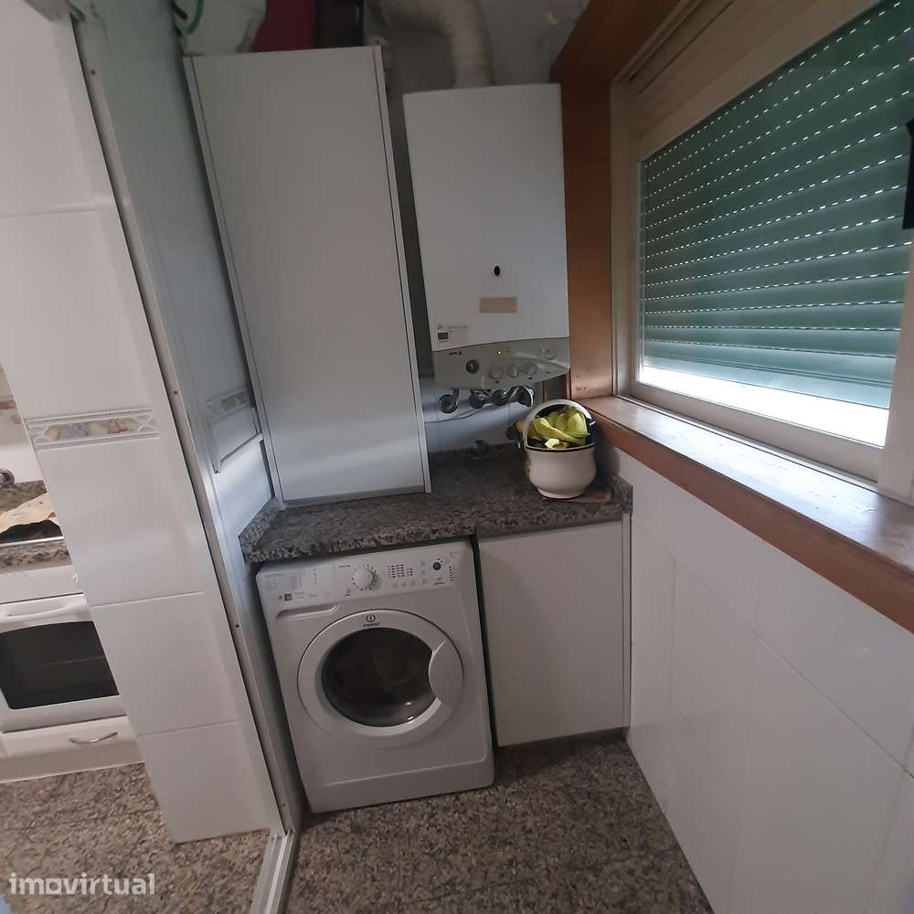 Arrendamento T2 Mobilado |102 m² |Garagem|Próximo da Rotunda da Areosa - Grande imagem: 4/9